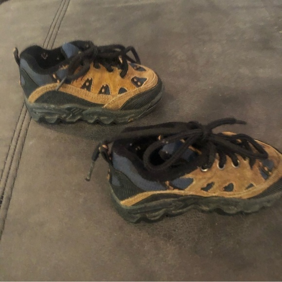 2 for $10 Brooks Toddler Shoe Size 8 - Picture 2 of 6